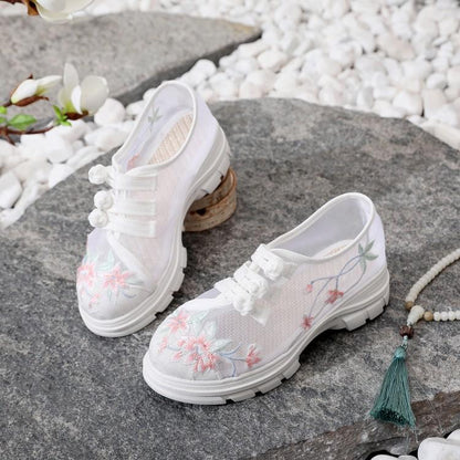 ML A2206 Flower Embroidered Mesh Shoes